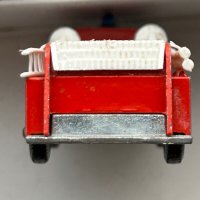 Метална количка Matchbox Fire Pumper Truck в мащаб 1:104, снимка 12 - Колекции - 39835603