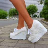Обувки на платформа - бели - 710-11, снимка 4 - Дамски елегантни обувки - 36155665