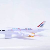 Детски самолет - светещ и музикален Airbus A380, снимка 2 - Електрически играчки - 27142809