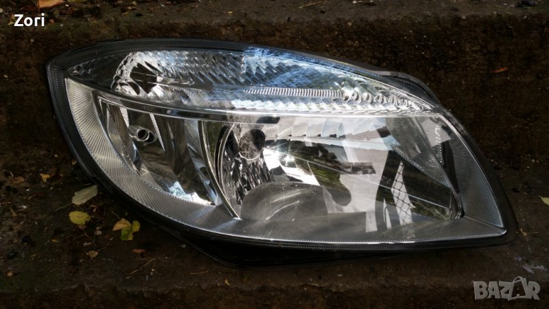 десен фар Skoda Fabia, снимка 1