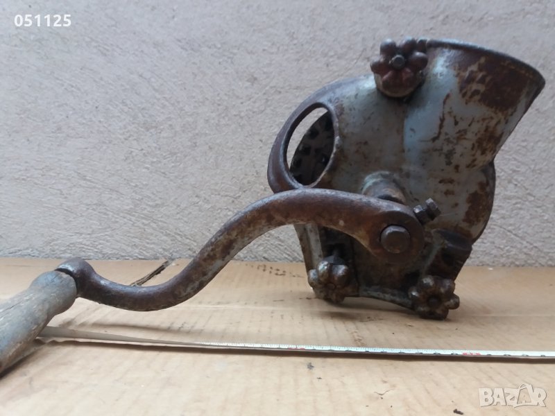 отлично работеща машинка за мелене на царевица , снимка 1