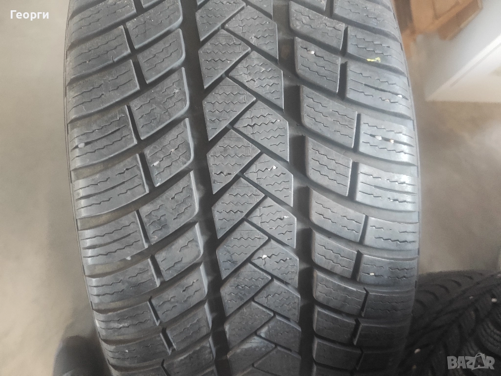 2бр.зимни гуми 235/40/19 Vredestein, снимка 1