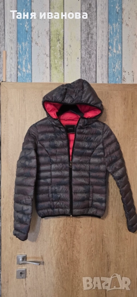 Guess S- дамско яке с пълнеж пух, снимка 1