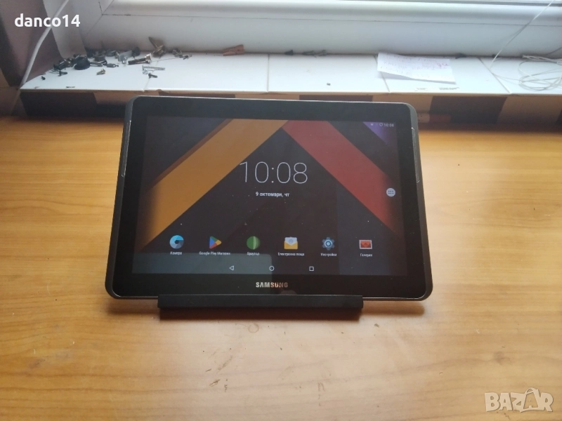 страхотен оригинален евтин таблет с обновена версия на Андроид за  ползване на интерне интернет , снимка 1