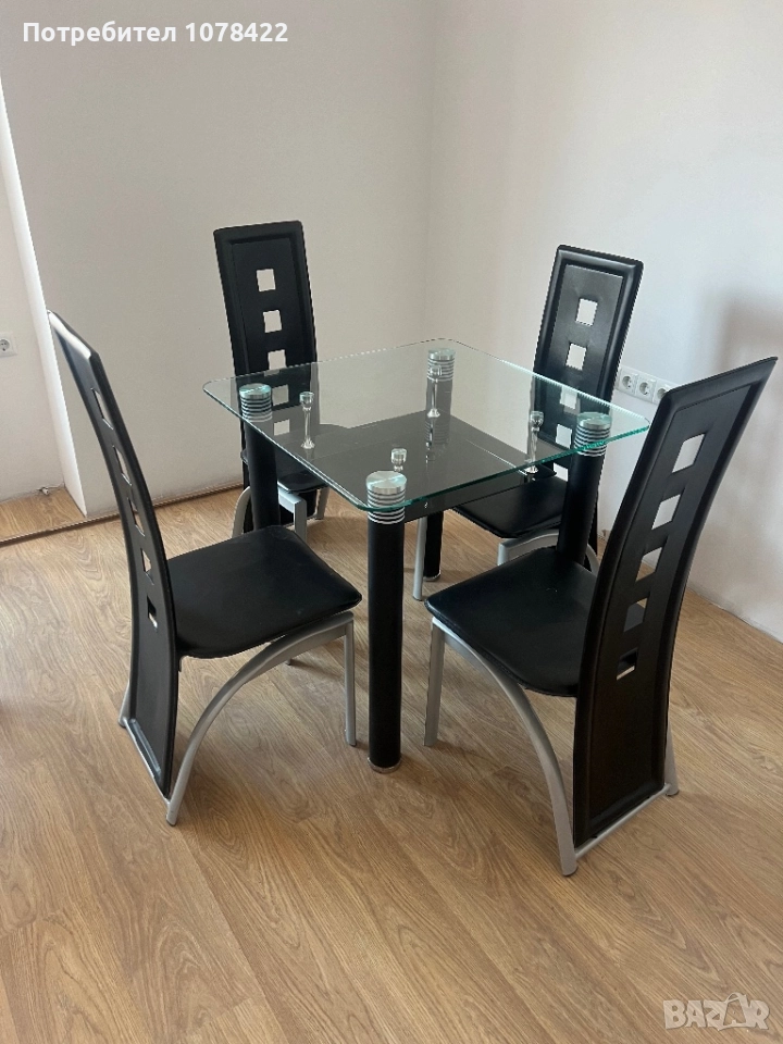 маса за хранене и четири стола, снимка 1