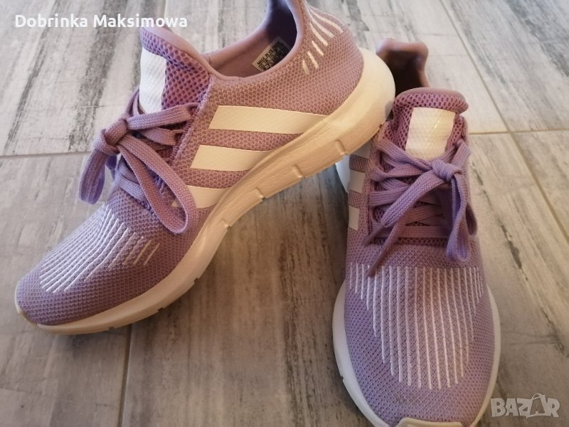 Дамски маратонки Adidas swift run, снимка 1