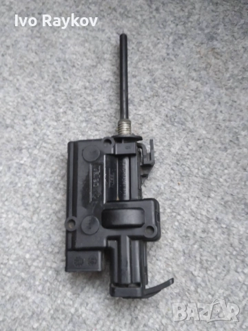 Машинка централно заключване резервоар , 8200305732B , Nissan ,Renault , снимка 2 - Части - 52561847