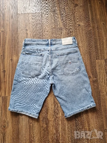 Страхотни мъжки къси дънки  TOMMY HILFIGER, размер 33  , снимка 4 - Къси панталони - 50453418
