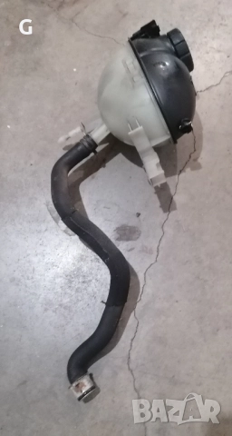 Казанче Антифриз Mercedes W204 C klass , снимка 2 - Части - 51486635