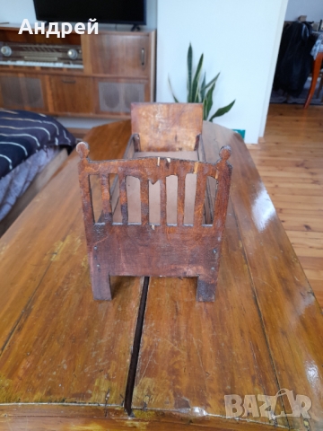 Старо креватче за кукли, снимка 4 - Други ценни предмети - 36072543