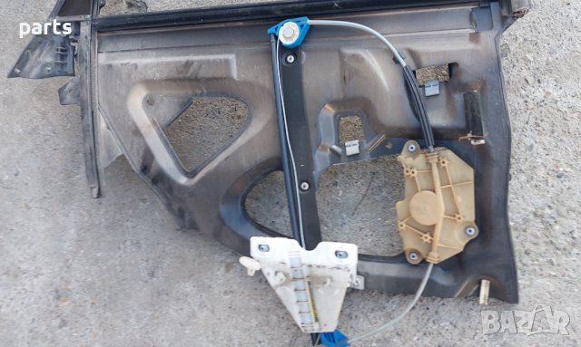 Заден Десен Стъклоповдигач Ауди А3 8L - Audi A3 8L N, снимка 2 - Части - 38617285