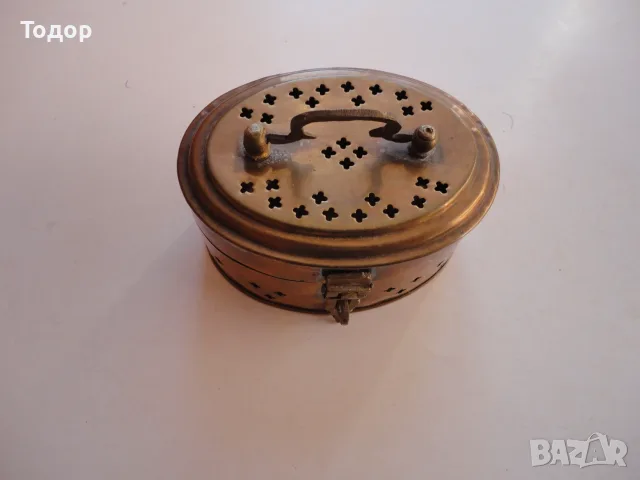 Старинна бронзова кутия , снимка 3 - Кутии за съхранение - 56242171