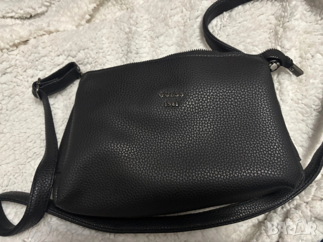 Дамска чанта Guess, снимка 5 - Чанти - 52487133