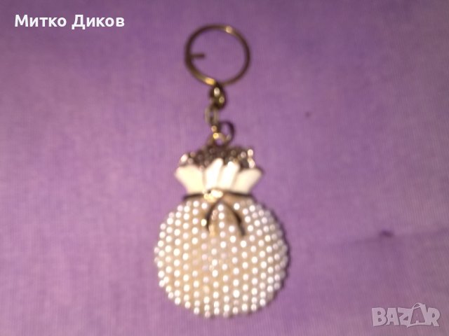 Красив ключодържател с камъчета тип кутия за бижута -нов, снимка 2 - Колекции - 41497369