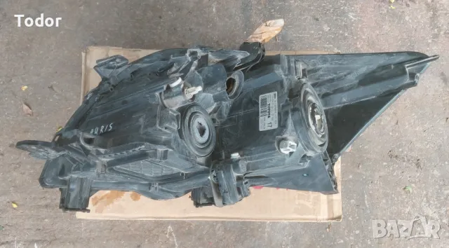 десен фар Toyota Auris, снимка 4 - Части - 50218791