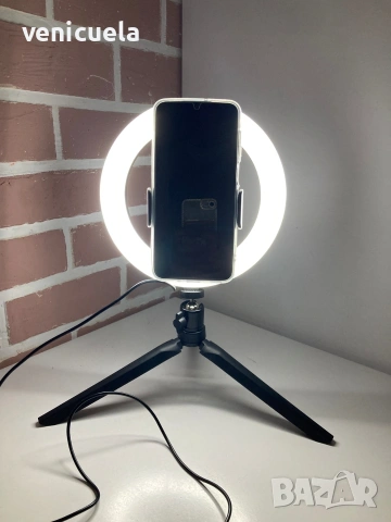 Статиф светещ/Селфи стик , снимка 3 - Селфи стикове, аксесоари - 53100786