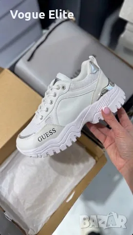 Дамски спортни обувки Guess