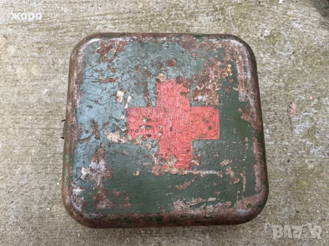 Ретро авто аптечка 