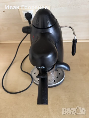 Кафемашина за еспресо 750 W, снимка 3 - Кафемашини - 50976340