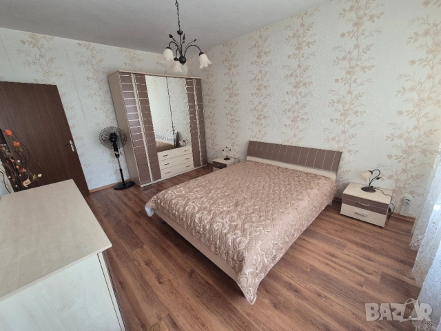 Тристаен апартамент в ж.к. Свобода, снимка 2 - Апартаменти - 51803595