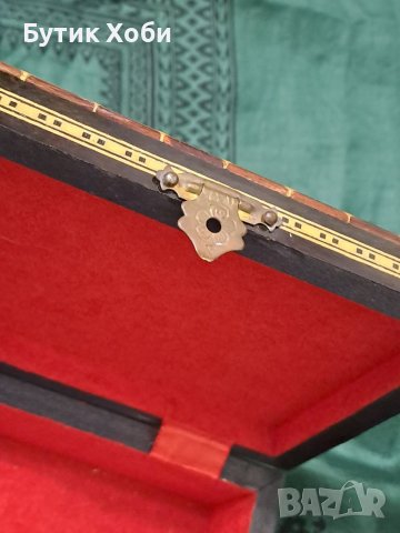 Сирийска дървена кутия с инкрустации, снимка 7 - Антикварни и старинни предмети - 39354593