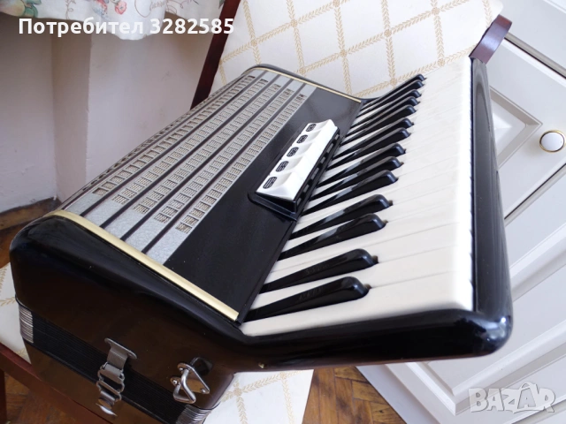 Продавам акордеон Weltmeister 60 баса в отлично състояние, снимка 4 - Акордеони - 53573069