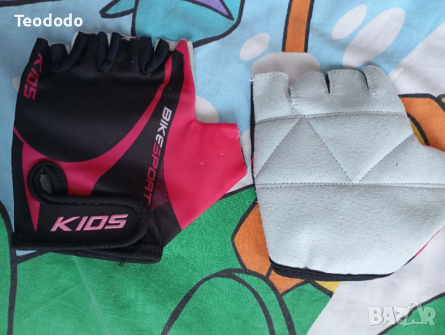 Детска каска наколенки, лакътници и скейтборд , снимка 9 - Детски велосипеди, триколки и коли - 53704193