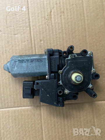 Моторче преден десен ел. стъклоповдигач Audi A3 2врати, снимка 3 - Части - 53573065