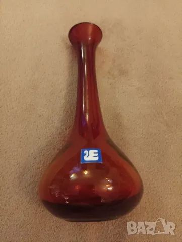 Декоративна ваза цветно стъкло. 