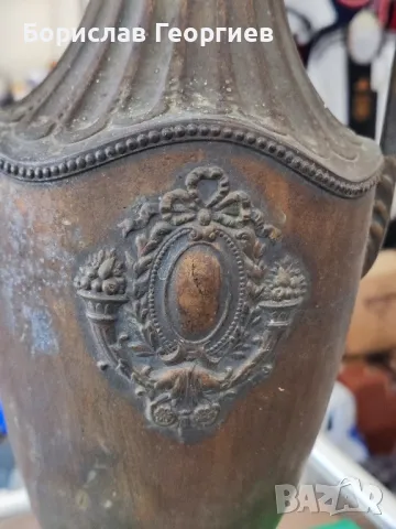 Стара метална ваза амфора, снимка 4 - Антикварни и старинни предмети - 50031080