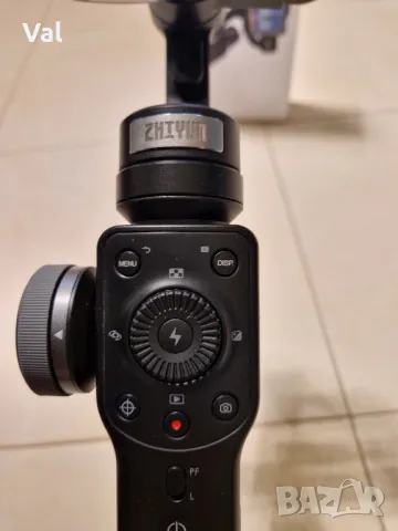 Стабилизатор за смартфони-Гимбал- Zhiyun-Tech SMOOTH 4, снимка 8 - Чанти, стативи, аксесоари - 50407530
