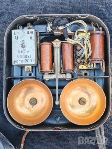 Стар телефон Simens, рогатка. , снимка 2 - Антикварни и старинни предмети - 50598261