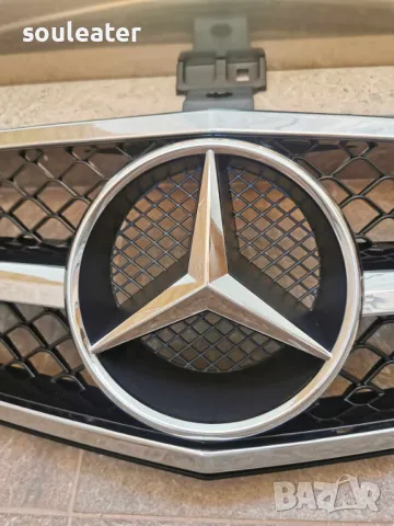 Решетка с емблема тип C63 AMG за Mercedes W204, снимка 2 - Части - 48634883