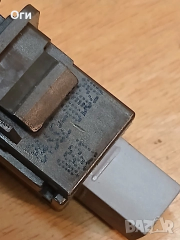 Бутон аварийни светлини за Тойота Ярис 06-12г. 84332-0D020, снимка 3 - Части - 53860967