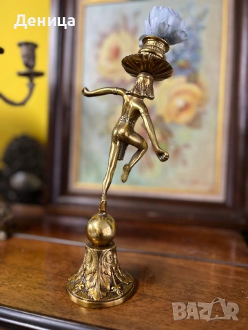 Бронзов / месингов свещник    Египтянка, която балансира върху сфера, поставена върху основа, снимка 7 - Други - 53689141