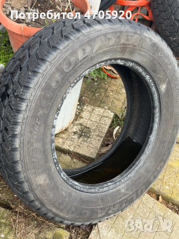 Гуми 16-ки Good Year шарени