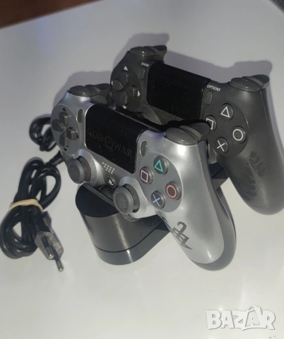 PS4-Зарядна станция-Оригинална, снимка 2 - Аксесоари - 53455987
