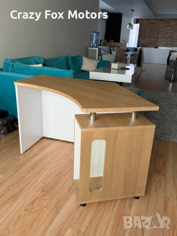 Продавам Ъглово компютърно бюро – много запазено
