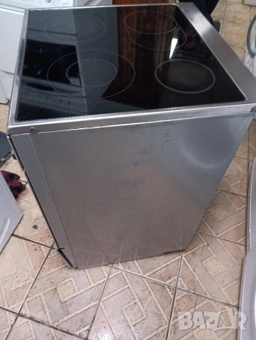 Иноксова свободно стояща печка с керамичен плот Бош Bosch с две години гаранция!, снимка 3 - Печки, фурни - 53568266