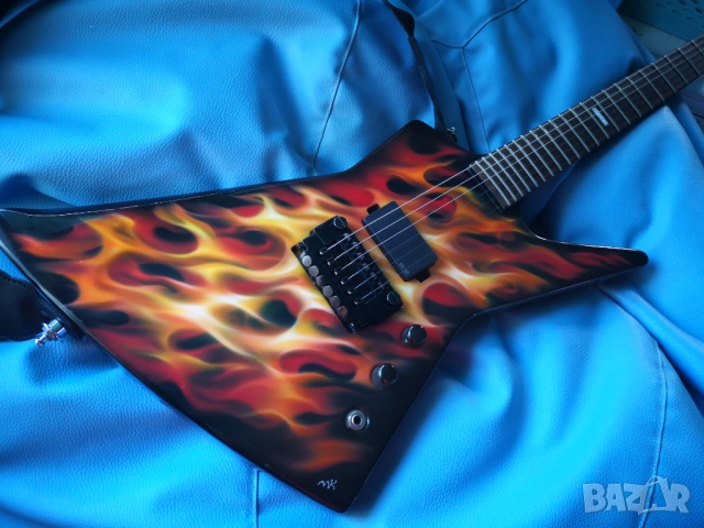 Лютиерска къстъм китара тип Explorer ESP EMG 81 JH