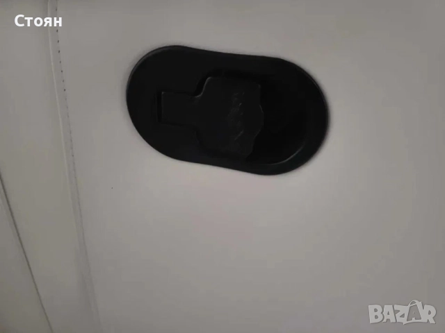 Светло кремав кожен фотьойл La-z-boy с ръчен релакс механизъм, снимка 5 - Дивани и мека мебел - 51955960