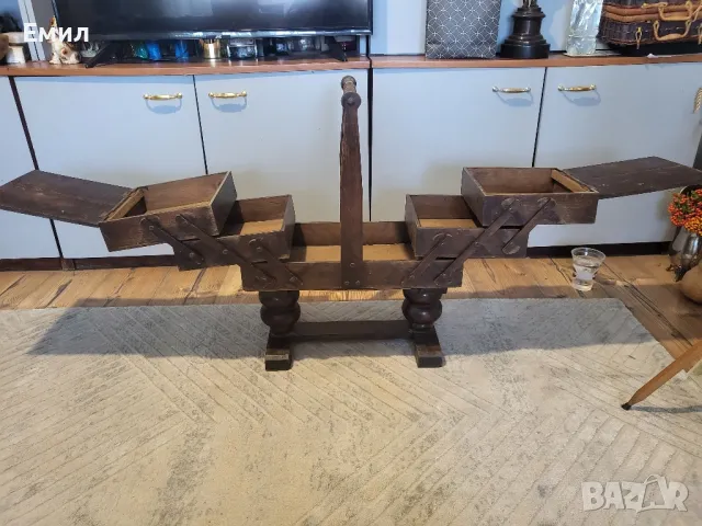 Антикварна голяма дървена разгъваема кутия, снимка 2 - Колекции - 47490990