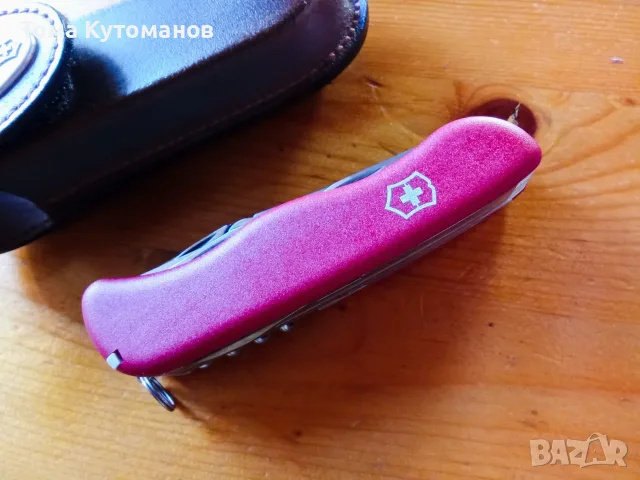 Нож Victorinox - чисто нов!, снимка 3 - Ножове - 56117262