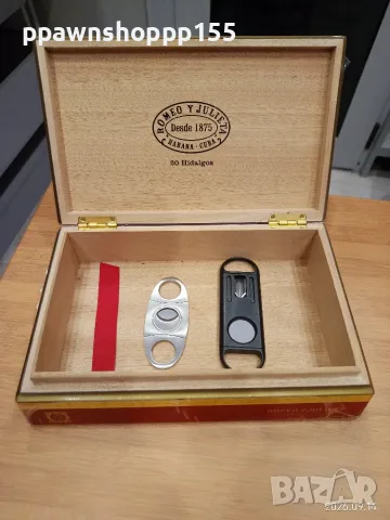Луксозна дървена кутия за пури Romeo y Julieta 20 Hidalgos Habana Cuba (С кадифен калъф)