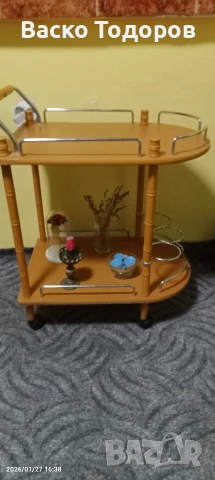 Помощна маса с колелца Bar-4 