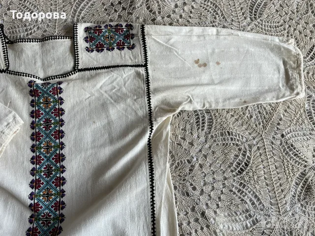 Автентична къса риза от народна носия, снимка 3 - Антикварни и старинни предмети - 55968006