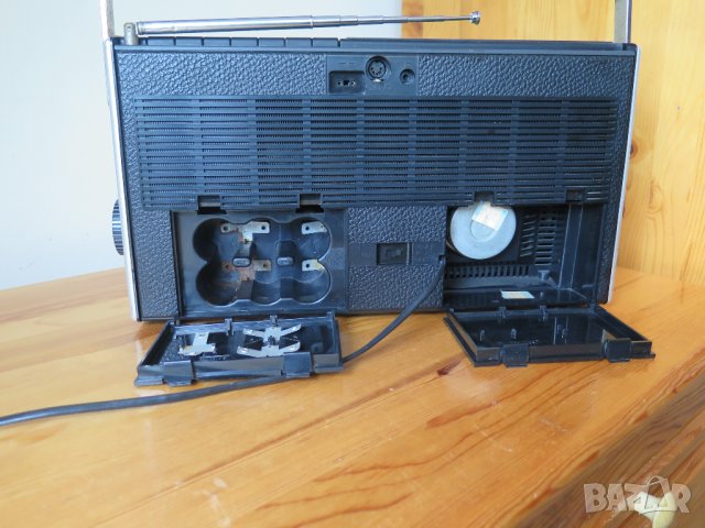   VINTAGE GRUNDIG CONCERT - BOY 1100 ,1973–1978г, снимка 7 - Радиокасетофони, транзистори - 39004887