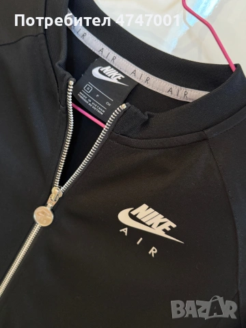 Яке Nike, снимка 2 - Спортни дрехи, екипи - 53600208