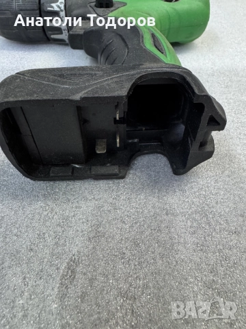 Винтоверт Hitachi 10,8/12v, снимка 2 - Винтоверти - 51552254