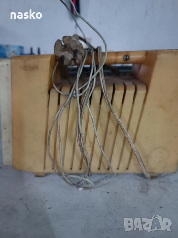 зарядно за акумулатор , снимка 2 - Аксесоари и консумативи - 53607639